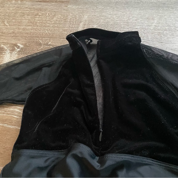 Suffolk Black Velvet and Mesh Long Sleeve Leotard Size Small - Picture 4 of 8